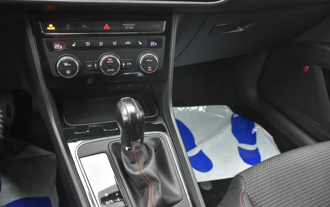 Seat Leon cena 59900 przebieg: 117000, rok produkcji 2018 z Błażowa małe 277